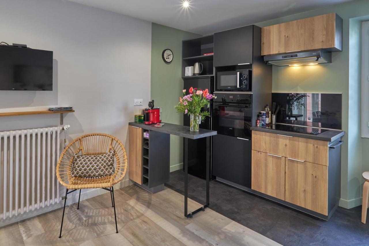 Centre Ville A Pied Appt Avec Sauna, Linge, Wifi, Stationnement Gratuit Ванн Экстерьер фото